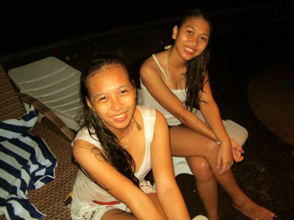 this photo was when we were invited by my auntie to a night swim in one of the best hotel pool, cebu philippines